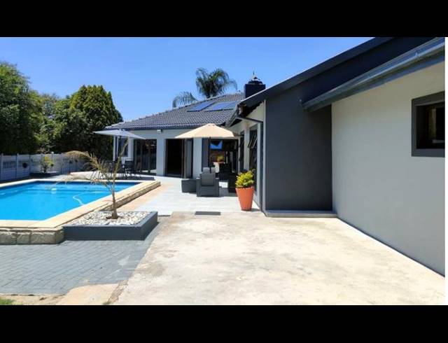 3 BEDROOM HOUSE FOR SALE IN HEUWELOORD